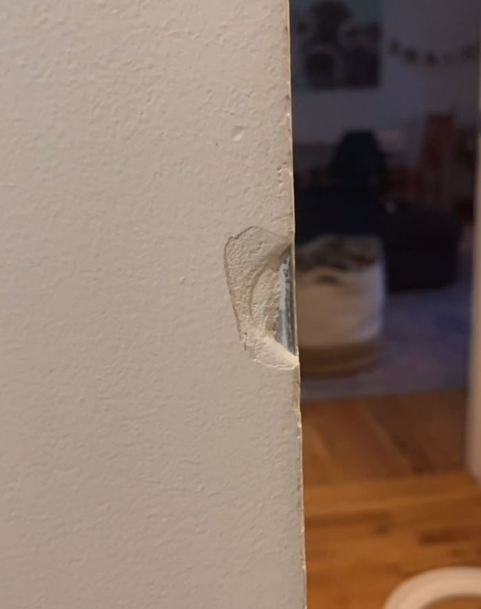 "Don’t Move To NYC Right Now": Woman Shows What Her Apartment Looks Like After Landlord Suddenly Increases Her Rent By $700
