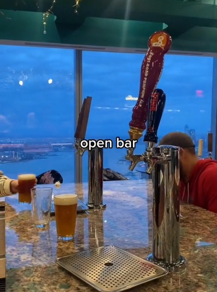 "It’s A Trick To Keep You At Work 24/7": Worker Tries To Flex With 'Cool Perks' Her Tech Company Provides, Doesn't Get Jealous Response She Expected "It’s A Trick To Keep You At Work 24/7": Worker Tries To Flex With 'Cool Perks' Her Tech Company Provides, Doesn't Get Jealous Response She Expected