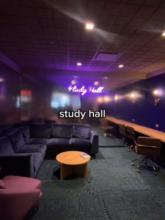 "It’s A Trick To Keep You At Work 24/7": Worker Tries To Flex With 'Cool Perks' Her Tech Company Provides, Doesn't Get Jealous Response She Expected "It’s A Trick To Keep You At Work 24/7": Worker Tries To Flex With 'Cool Perks' Her Tech Company Provides, Doesn't Get Jealous Response She Expected