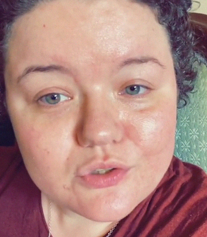 Plus-Size Woman Left In Shock After Waiter Fat-Shames Her So Outrageously, Other People Can't Even Believe It Plus-Size Woman Left In Shock After Waiter Fat-Shames Her So Outrageously, Other People Can't Even Believe It