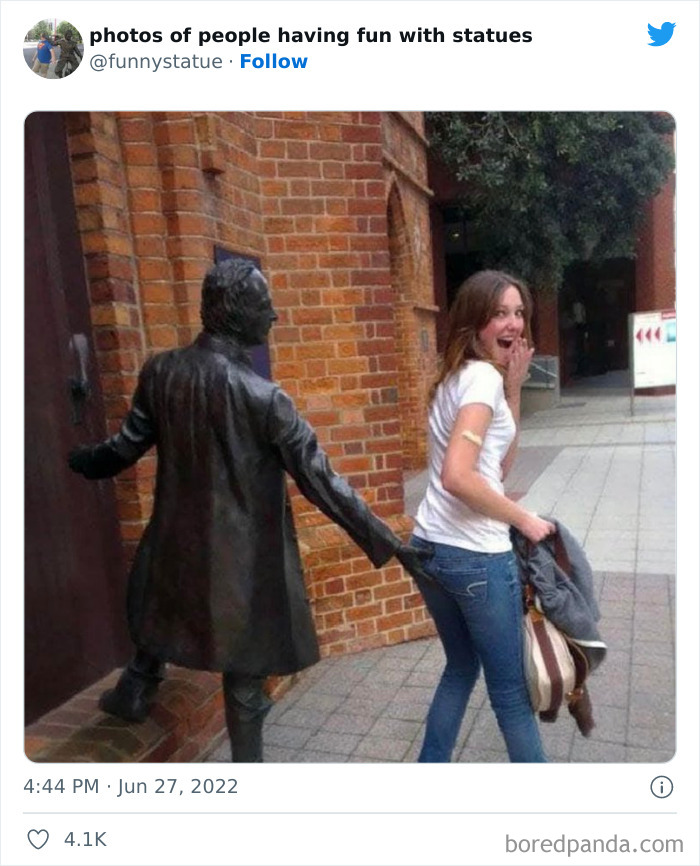 "And This Is Why We Were Asked To Leave": 40 Times People Took Their Photos With Statues To Another Level