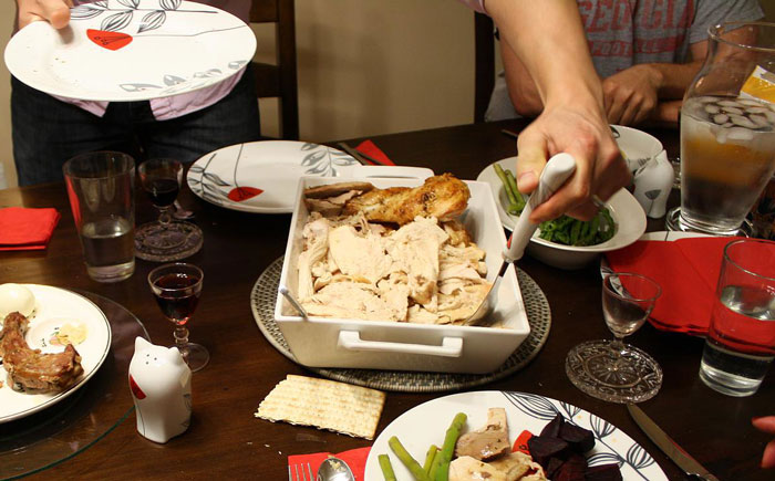 “I Said That He Could Starve”: Sexist Father-In-Law Left Family Gathering After Woman Refused To Serve Him Dinner “I Said That He Could Starve”: Sexist Father-In-Law Left Family Gathering After Woman Refused To Serve Him Dinner