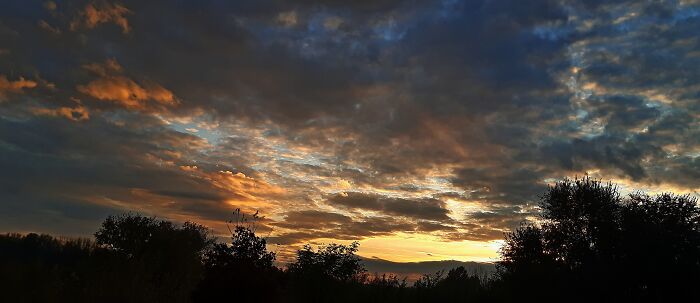 Can These Clouds Be Counted As From Renaissance Paintings?