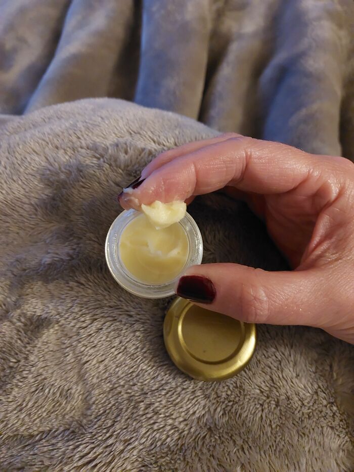 My Own Homemade Vegan "Burt's Bees" Like Balm... With My Favourite Essencial Oils