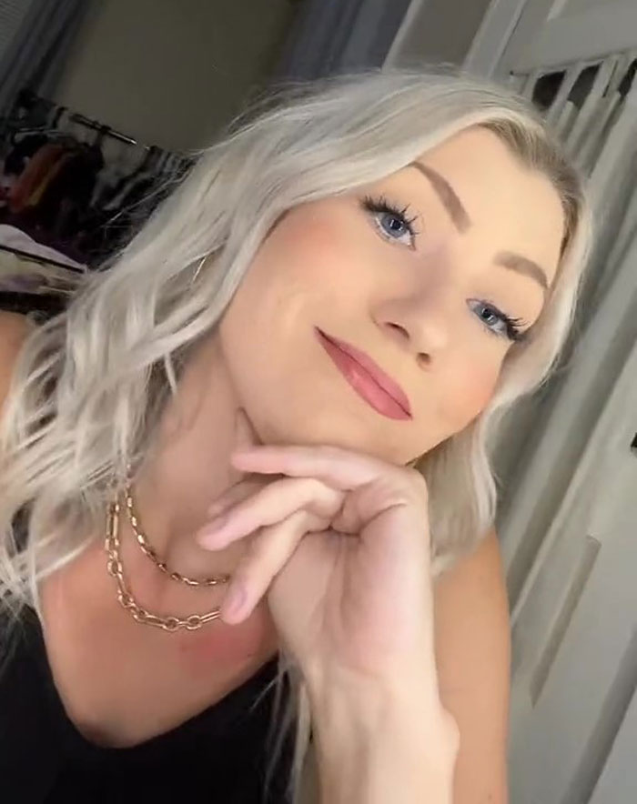 Coworker Turns In A Photo Of A Teacher's TikTok Video To Administration, Gets Her Fired Coworker Turns In A Photo Of A Teacher's TikTok Video To Administration, Gets Her Fired