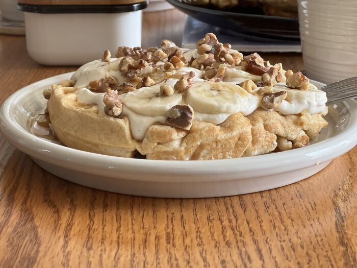 Homemade Waffles (Topped W/Maple Vanilla Bean Crème Fraîche, Sliced Bananas, And Toasted Walnuts), Vancouver, Wa