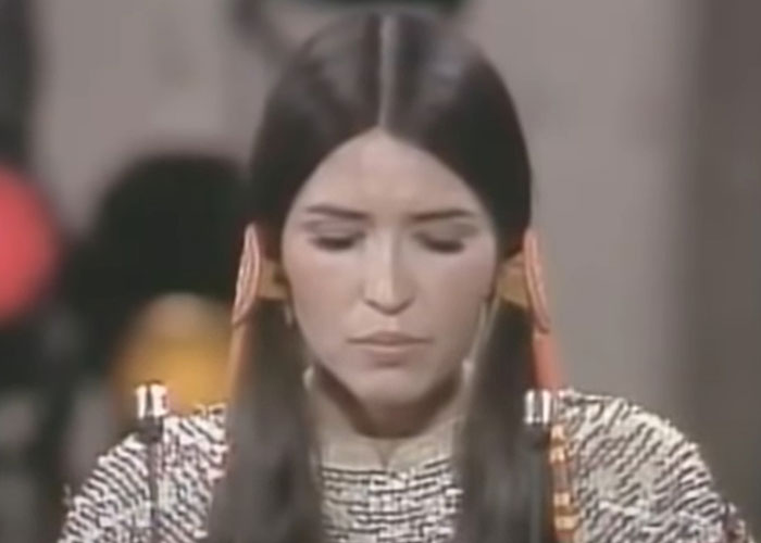 Academy Apologizes To Sacheen Littlefeather, An Indigenous American Woman, Nearly 50 Years After Oscars Abuse Academy Apologizes To Sacheen Littlefeather, An Indigenous American Woman, Nearly 50 Years After Oscars Abuse