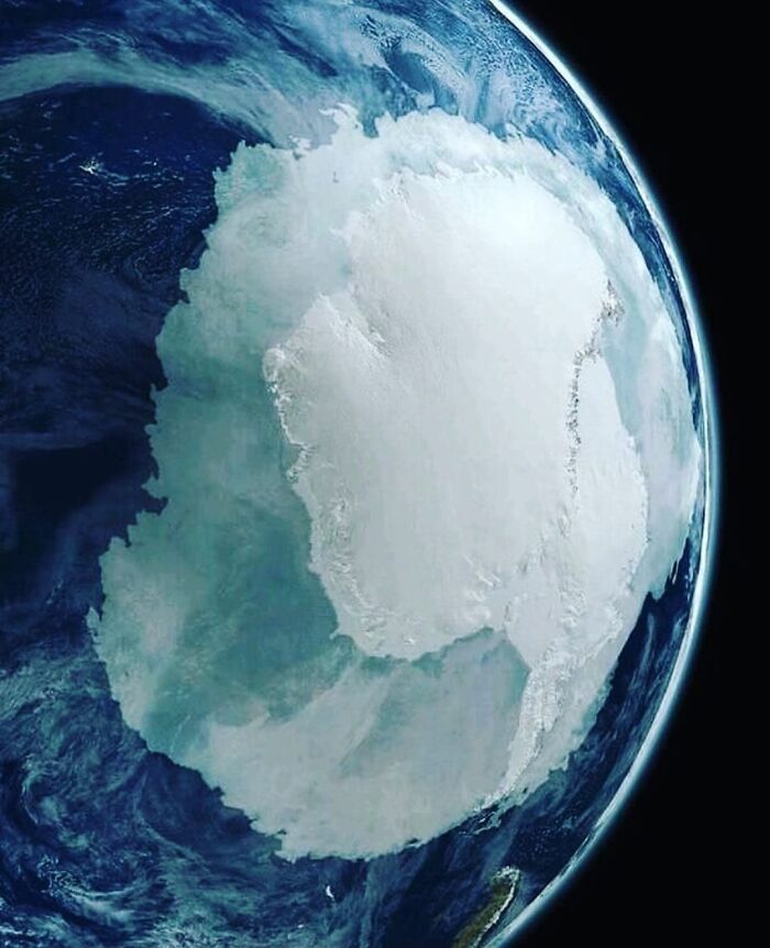 Vista de cerca de la Antártida desde el espacio