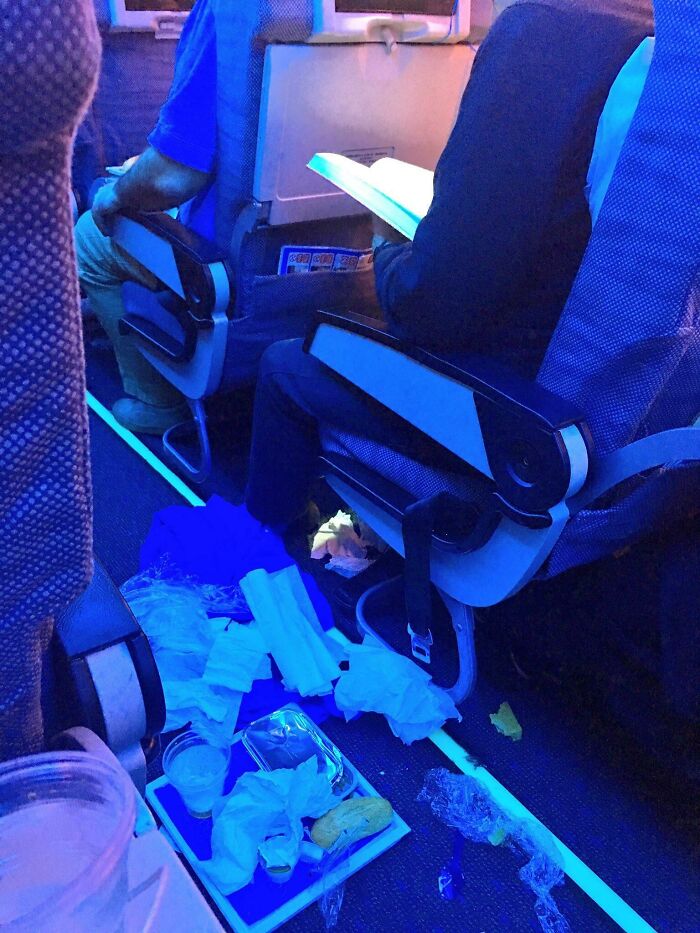 This Guy On A Plane Ate And Then Threw The Rest Of The Meal He Didn't Eat In The Hall