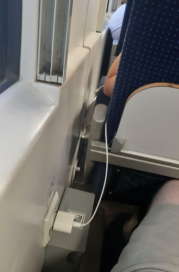 This Is The Only One Socket In This Train And She Doesn't Even Charge The Phone