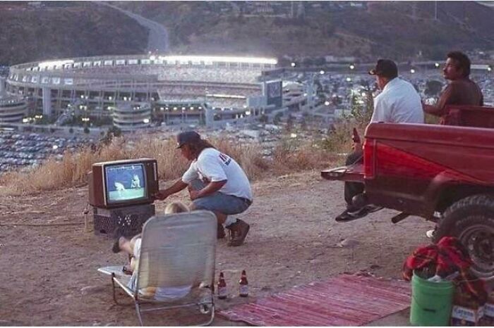 Fans Watching The 1992 Mlb All-Star Game In San Diego
