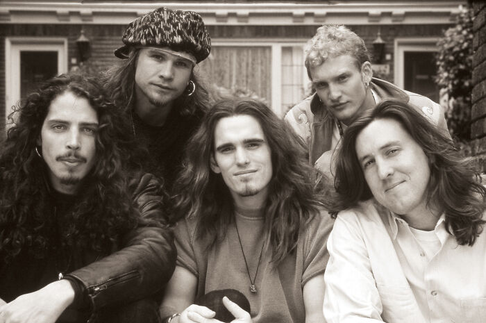 Chris Cornell, Jeff Ament, Matt Dillon, Layne Staley And Cameron Crowe On Set Of "Singles", 1991