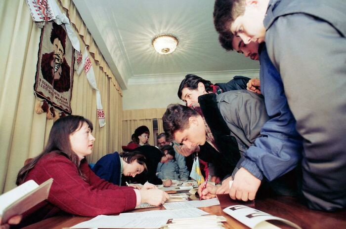 December 1, 1991. Ukrainians Overwhelmingly Vote For Independence From The Soviet Union, With The "Yes" Vote Earning 92.3%. The Loss Of Its Second-Most Powerful Republic Dealt A Huge Blow To Moscow