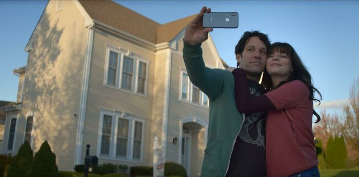 Although This Scene From Living With Yourself (2019) Is Meant To Be Set In 2014, Miles (Paul Rudd) Manages To Get His Hands On An iPhone X, Which Was Released In 2017