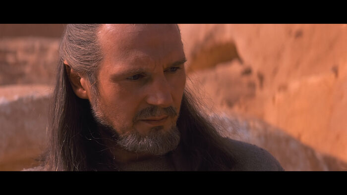 Star Wars Phantom Menace: Liam Neeson's Wig Is Visible In Close Up Shots