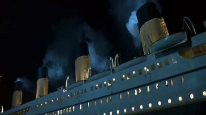 A Massive Mistake Can Be Seen Throughout ‘The Titanic’. In The Movie The Ships 4 Tunnels Emit Steam From Its Engines. In Reality The Fourth Funnel Was Mainly For Show To Improve Its Look And Make It Look Bigger