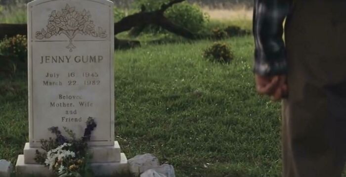 In Forest Gump (1994) Forest Says That Jenny Died On A Saturday Morning But Her Tombstone Says She Died On March 22, 1982 Which Was A Monday