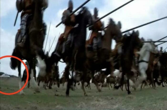 During One Of The Battle Scenes In Braveheart (1995) You Can See A Car In The Background