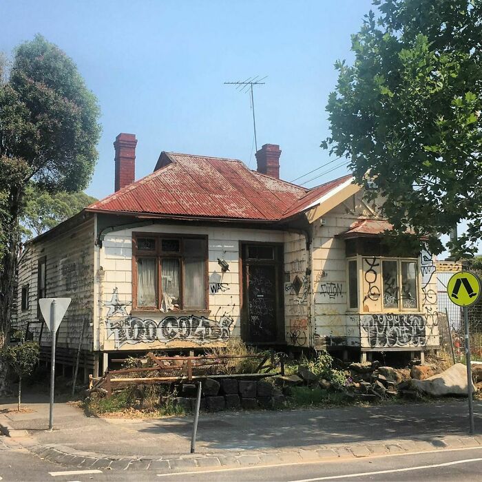 Ugly-Adelaide-Houses