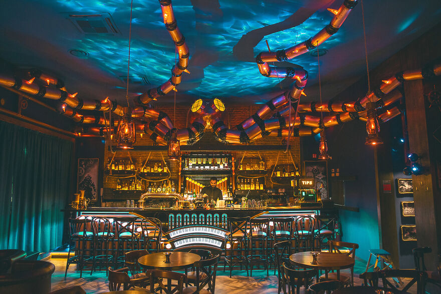 The Kraken Found A Sanctuary In This Underwater-Themed Bar "The Abyss Pub" Which Was Designed By Us The Kraken Found A Sanctuary In This Underwater-Themed Bar "The Abyss Pub" Which Was Designed By Us
