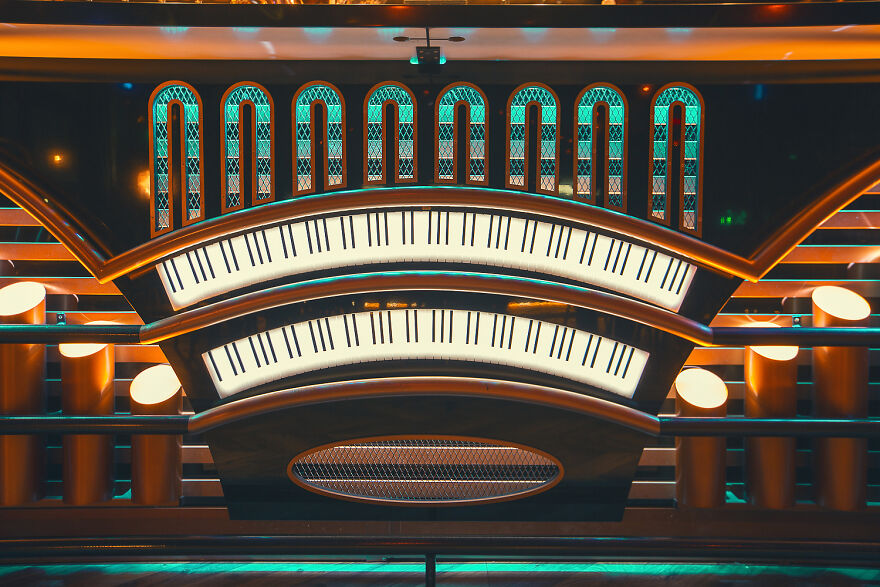 The Kraken Found A Sanctuary In This Underwater-Themed Bar "The Abyss Pub" Which Was Designed By Us The Kraken Found A Sanctuary In This Underwater-Themed Bar "The Abyss Pub" Which Was Designed By Us