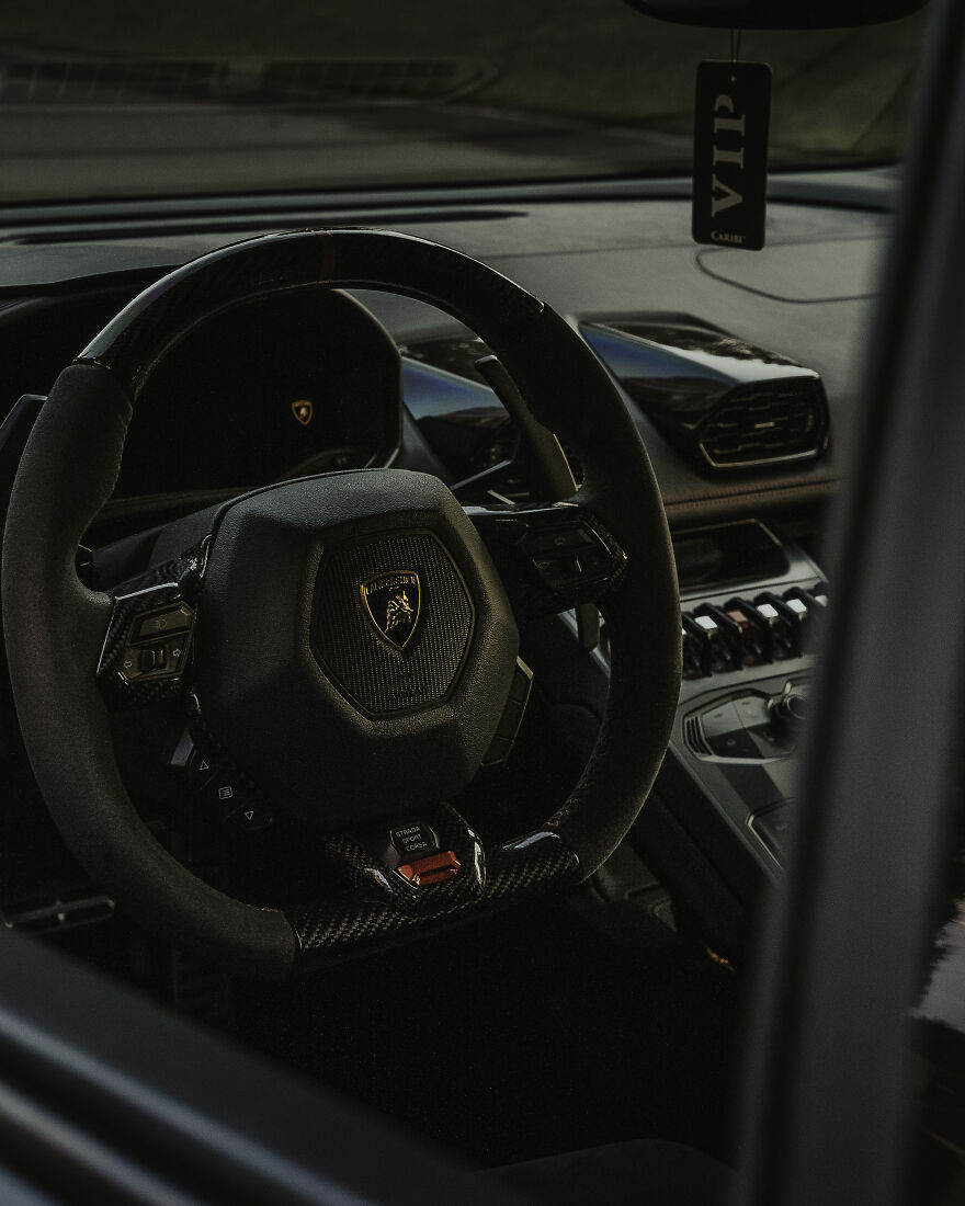 I Photographed An Amazing Black Huracan Vorsteiner Kit