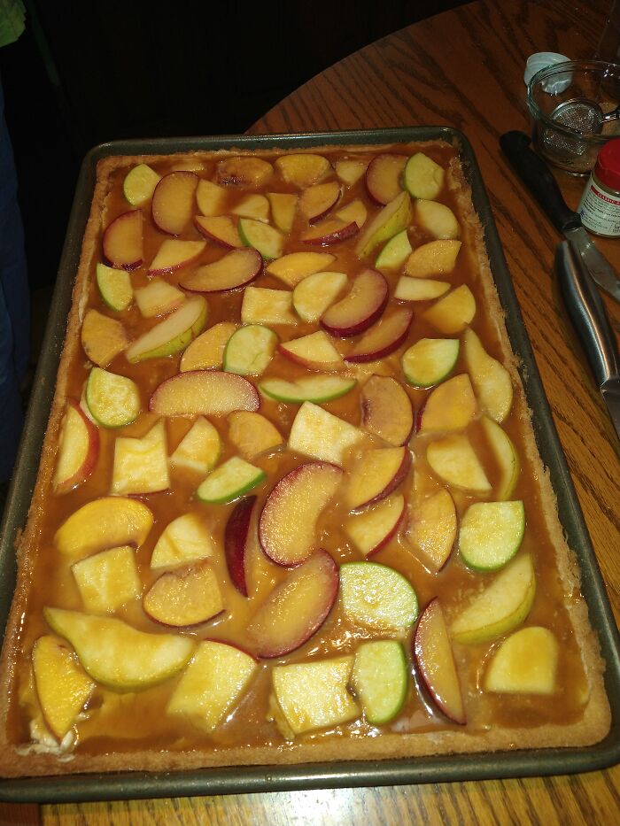 I Made A Fall Fruit Pizza: Snickerdoodle Crust; Pie-Spiced Cream Cheese; Fresh Apple, Peach, Pear, And Plum; And A Caramel Glaze