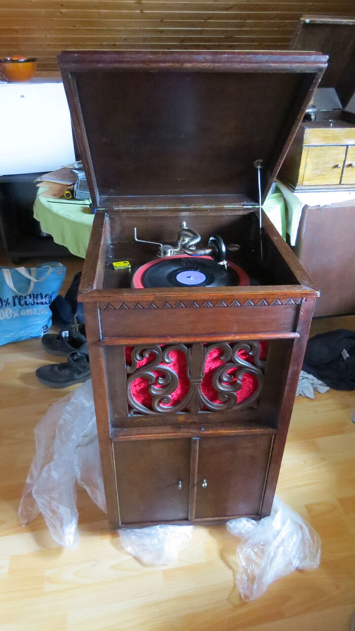 The Mighty Dressola, Finished Restoring A One Hundred Year Old Gramophone, Works And Sounds Wonderful