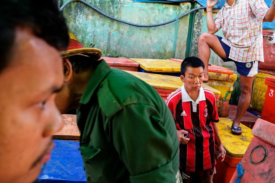 Meet Maciej Dakowicz's Breathtaking Street Photographs