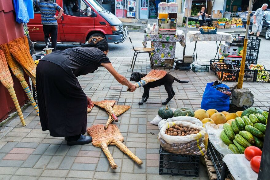 Meet Maciej Dakowicz's Breathtaking Street Photographs
