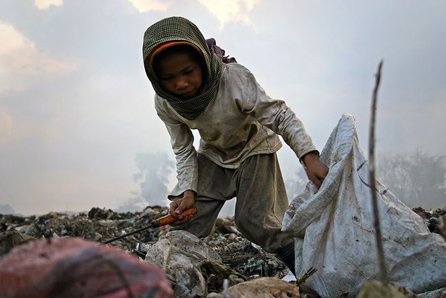 Meet Maciej Dakowicz's Breathtaking Street Photographs