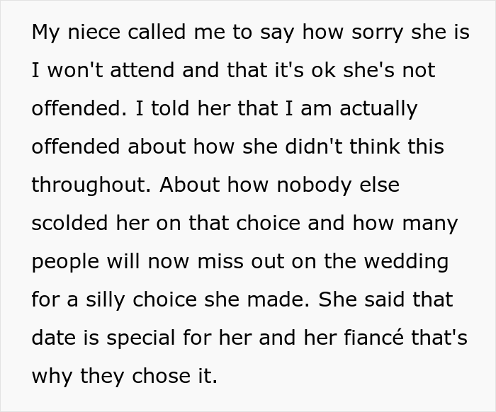 Relative Upset Their Niece Planned A Destination Wedding On A Sunday Night, Tells Her Off, And The Internet's Having None Of It Relative Upset Their Niece Planned A Destination Wedding On A Sunday Night, Tells Her Off, And The Internet's Having None Of It