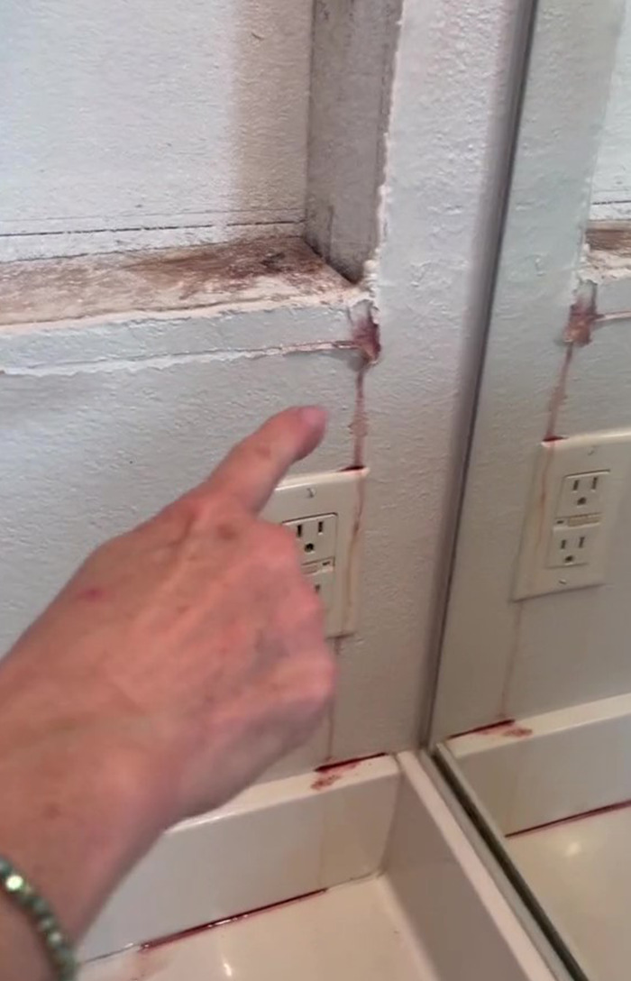 Woman Records Her Efforts To Find Out What Is The Cause Of Her Bathroom Cabinet “Bleeding”, Asks The Internet For Help Woman Records Her Efforts To Find Out What Is The Cause Of Her Bathroom Cabinet “Bleeding”, Asks The Internet For Help