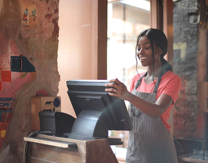 Someone Asks Cashiers To Share What Items Make Them Silently Judge People Who Buy Them, 50 Respond