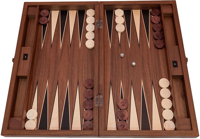 Backgammon board with figures