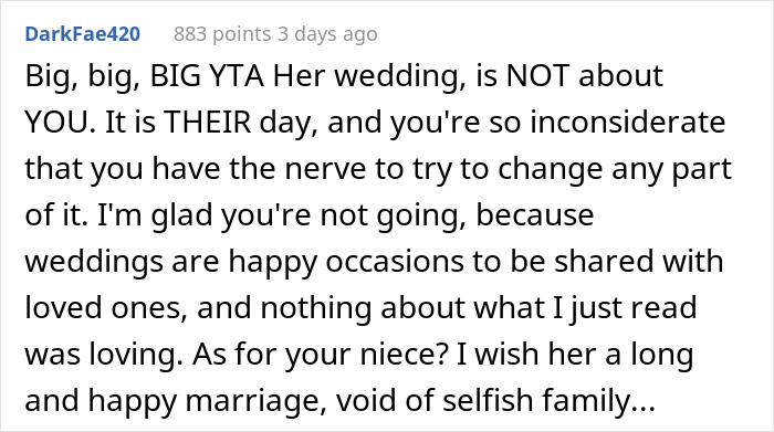 Relative Upset Their Niece Planned A Destination Wedding On A Sunday Night, Tells Her Off, And The Internet's Having None Of It Relative Upset Their Niece Planned A Destination Wedding On A Sunday Night, Tells Her Off, And The Internet's Having None Of It