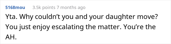 Mom Asks If She Was Wrong Not To Give Up Her Daughter’s Train Seat Though Another Passenger Paid For It Mom Asks If She Was Wrong Not To Give Up Her Daughter’s Train Seat Though Another Passenger Paid For It