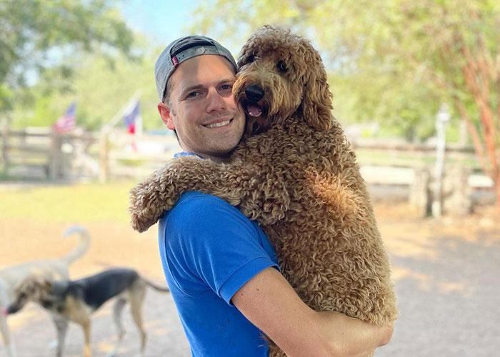 “My Dog Isn't Lonely At Home”: Adorable Doggy School Bus Picks Up Pups Every Day And Takes Them To Daycare “My Dog Isn't Lonely At Home”: Adorable Doggy School Bus Picks Up Pups Every Day And Takes Them To Daycare