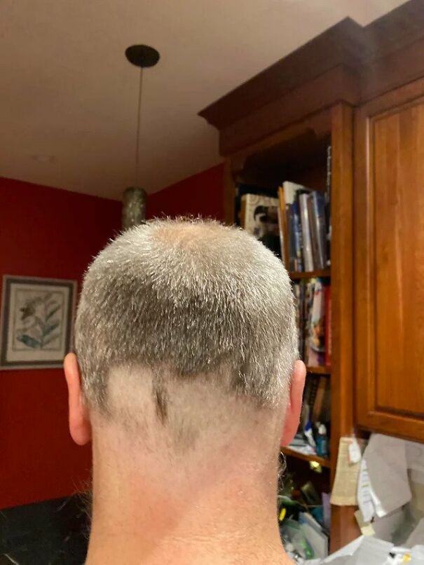 My Husband Asked Our Teenager To Shave His Neck. I Thought It Kinda Looked Like A Heart, & Offered To Carve A Large Well-Defined Heart. My H