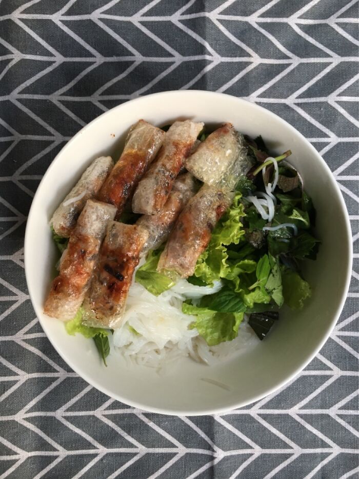 Vietnamese Noodle With Spring Roll And Veggies (Bun Cha Gio)