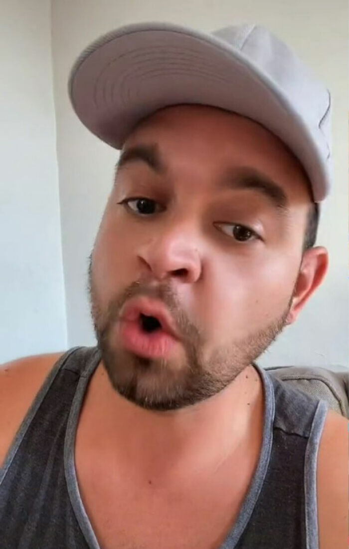 Woman Shares A 'Hack' To Have A 10-Day Holiday Around Christmas This Year, Another TikToker Warns Workers Not To Do It Woman Shares A 'Hack' To Have A 10-Day Holiday Around Christmas This Year, Another TikToker Warns Workers Not To Do It