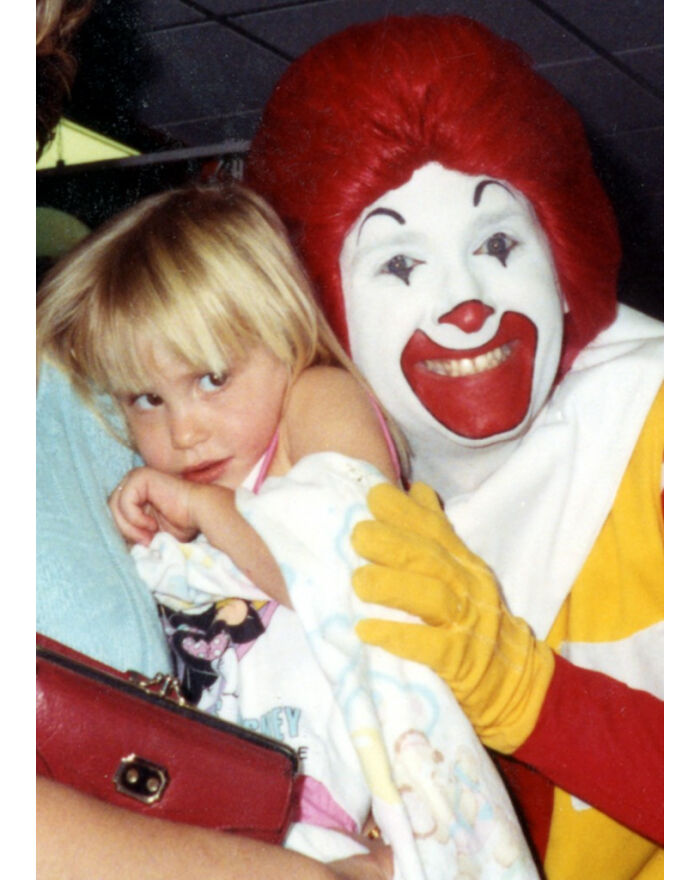 ” My Daughter Meeting Ronald Mcdonald Back In 1992 When She Was Three”
