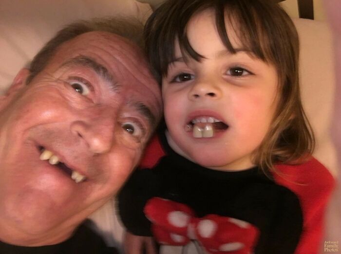 “I Received This Photo From My Dad While He Was Babysitting My Daughter. When She Found Out Grandpa Could Take Out His Teeth, He Let Her Wear Them”