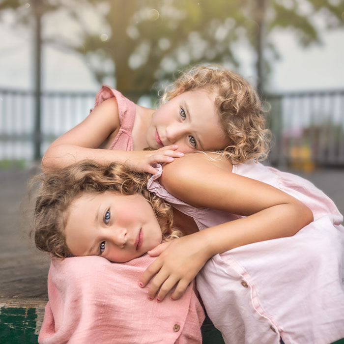 I Spent A Month Photographing Different Sisters Every Day, And Here’s The Result (30 Pics)