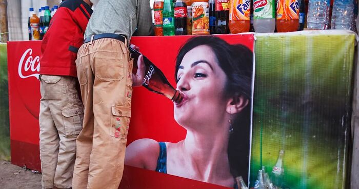 Scientist-Turned-Photographer Takes Pictures Of Ironic Everyday Moments (30 Pics)