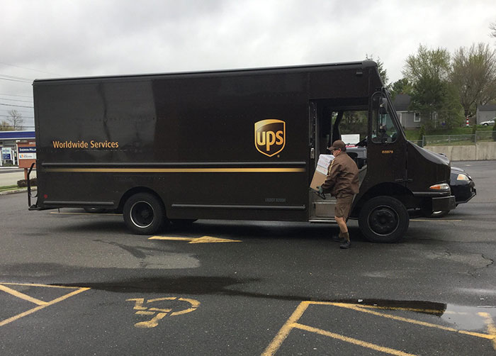 "120+ Temperatures": UPS Drivers Demand Change After Showing Heat Levels In Their Trucks "120+ Temperatures": UPS Drivers Demand Change After Showing Heat Levels In Their Trucks