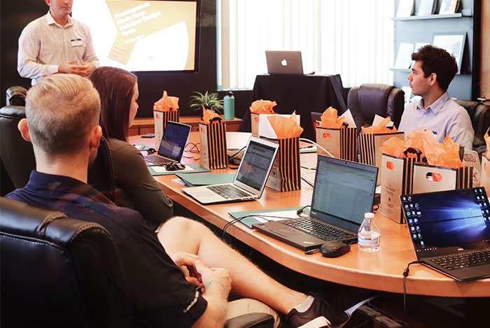 "As Soon As He Arrived, He Created Such A Toxic Environment": Person Shares Their Horrible Experience Working For An American Boss "As Soon As He Arrived, He Created Such A Toxic Environment": Person Shares Their Horrible Experience Working For An American Boss