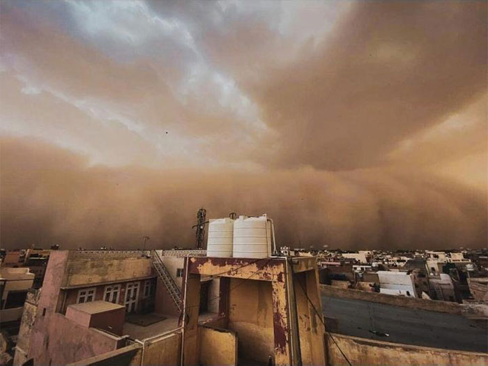 Took This Pic When The Sandstorm Was About To Hit