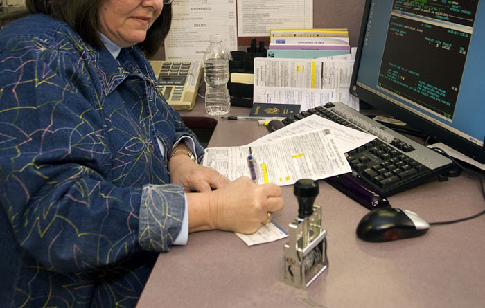 Unemployed Candidate Is Told At The Job Interview That They Should Happily Accept Any Offer Above $0, They Just Stand Up And Leave Unemployed Candidate Is Told At The Job Interview That They Should Happily Accept Any Offer Above $0, They Just Stand Up And Leave