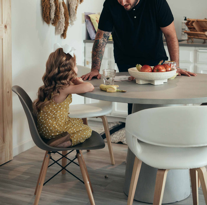 Tweet Showing How Moms Are Still Considered To Be The Default Parent Went Viral With 283k Likes Tweet Showing How Moms Are Still Considered To Be The Default Parent Went Viral With 283k Likes